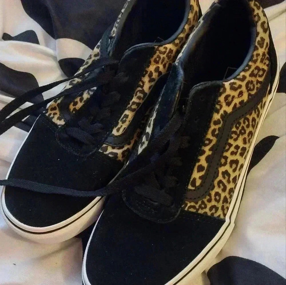Vans Black and Leopard Print Athletic Shoes - Picture 3 of 8